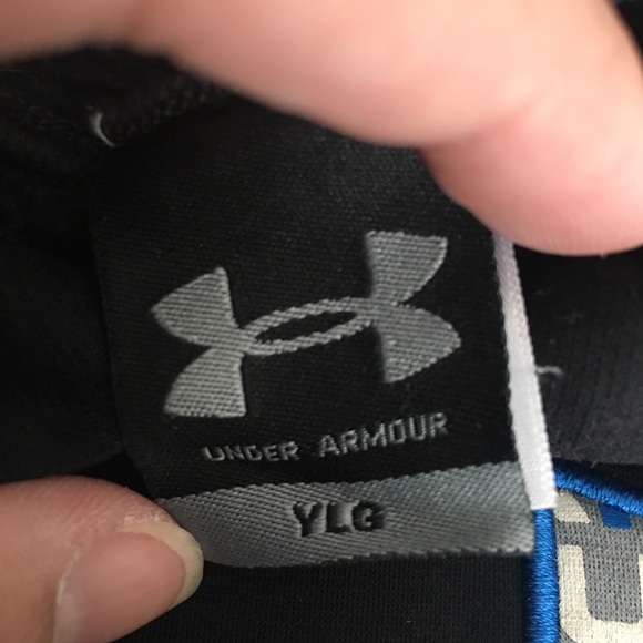 Under Armour Sweatshirt in Black - Picture 2 of 2